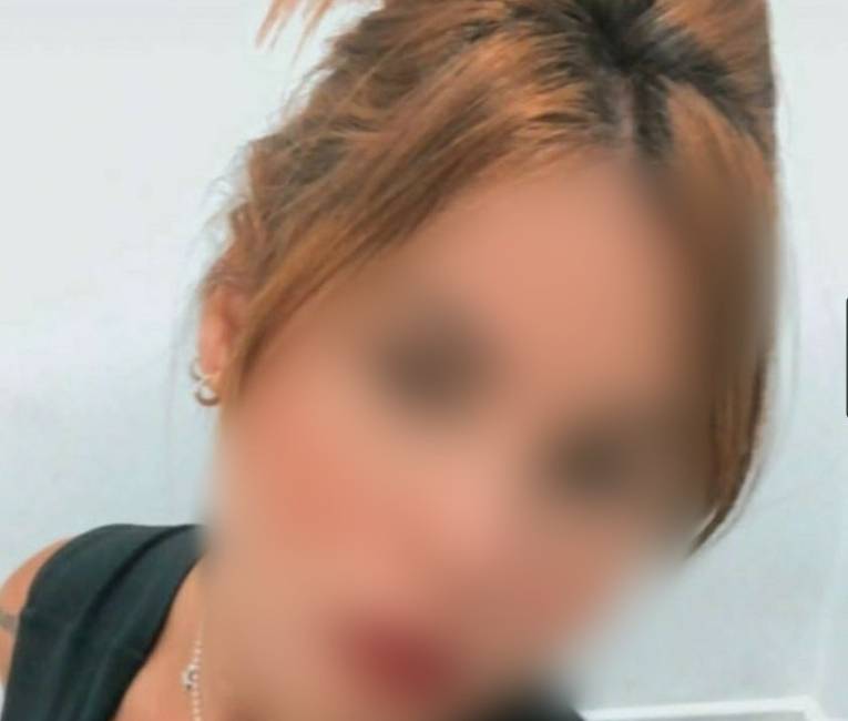 MASSAGEM A SÉRIO. SENHORA COM FORMAÇÃO. image 1